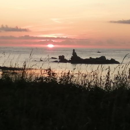 Cote West Bed & Breakfast Porspoder Bagian luar foto